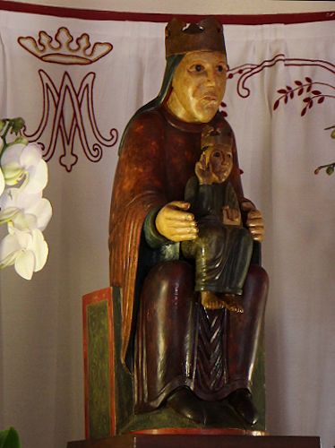 Lloseta-black-madonmna